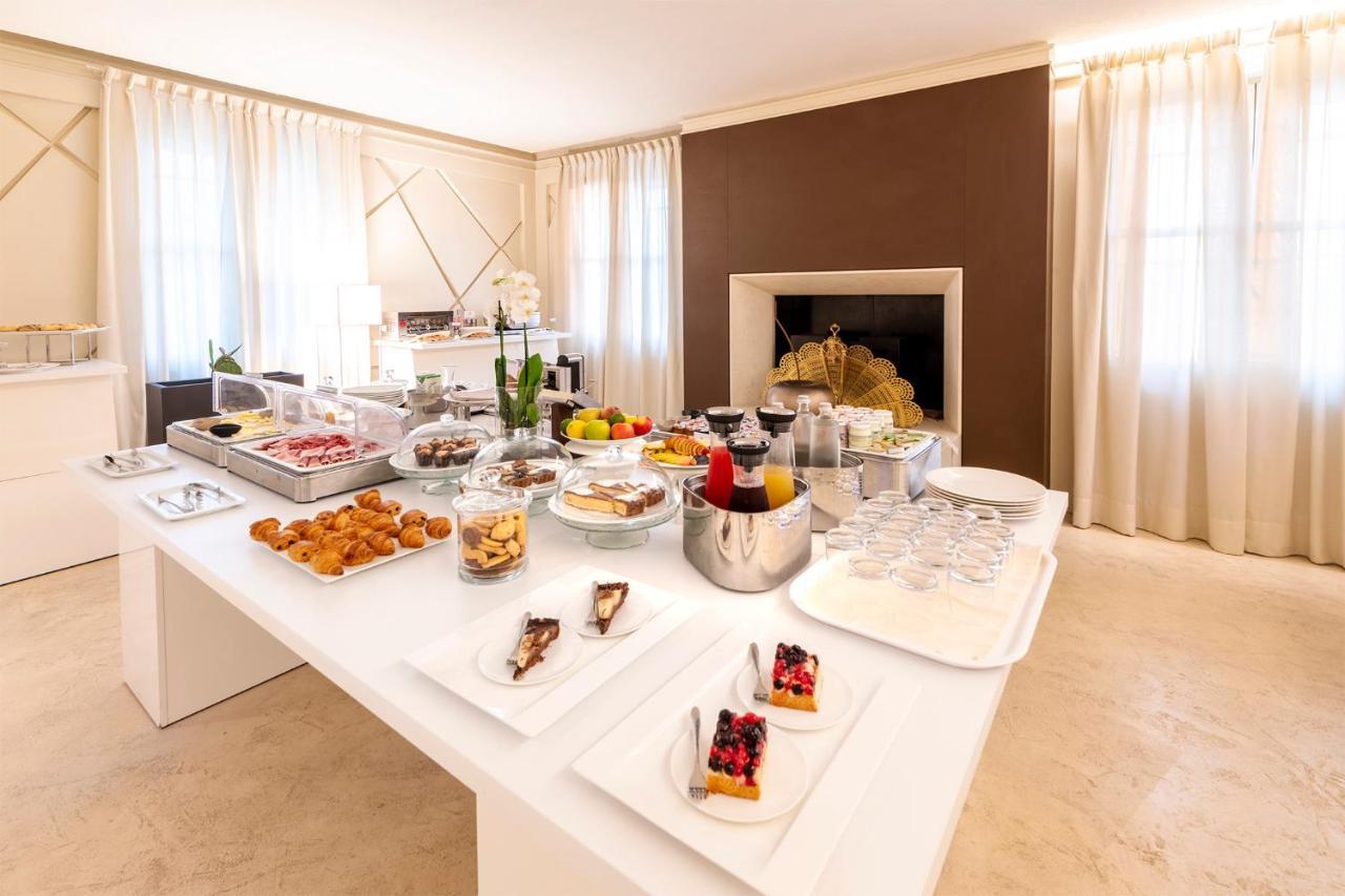Hotel Villa I Pini Malo  Buitenkant foto