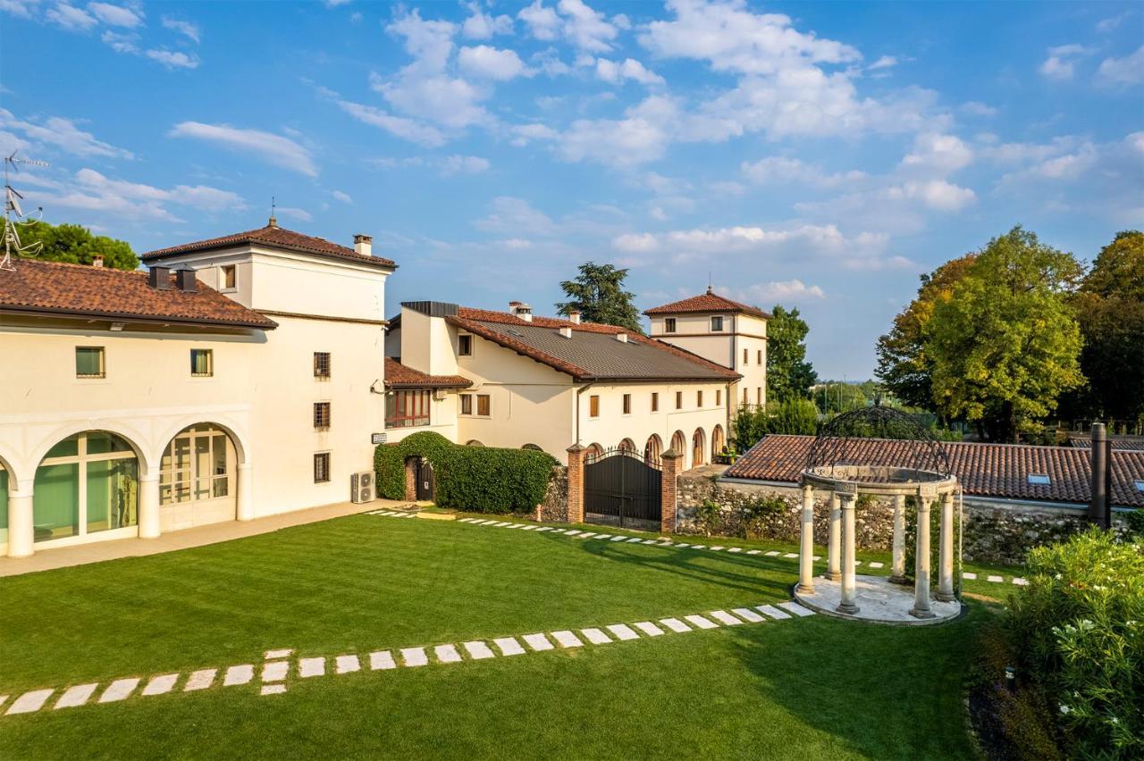 Hotel Villa I Pini Malo  Buitenkant foto