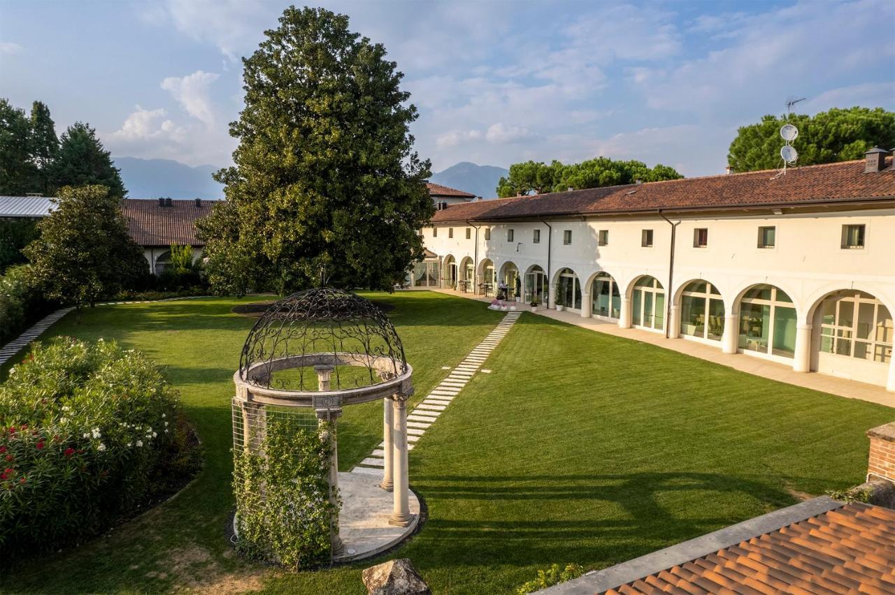 Hotel Villa I Pini Malo  Buitenkant foto