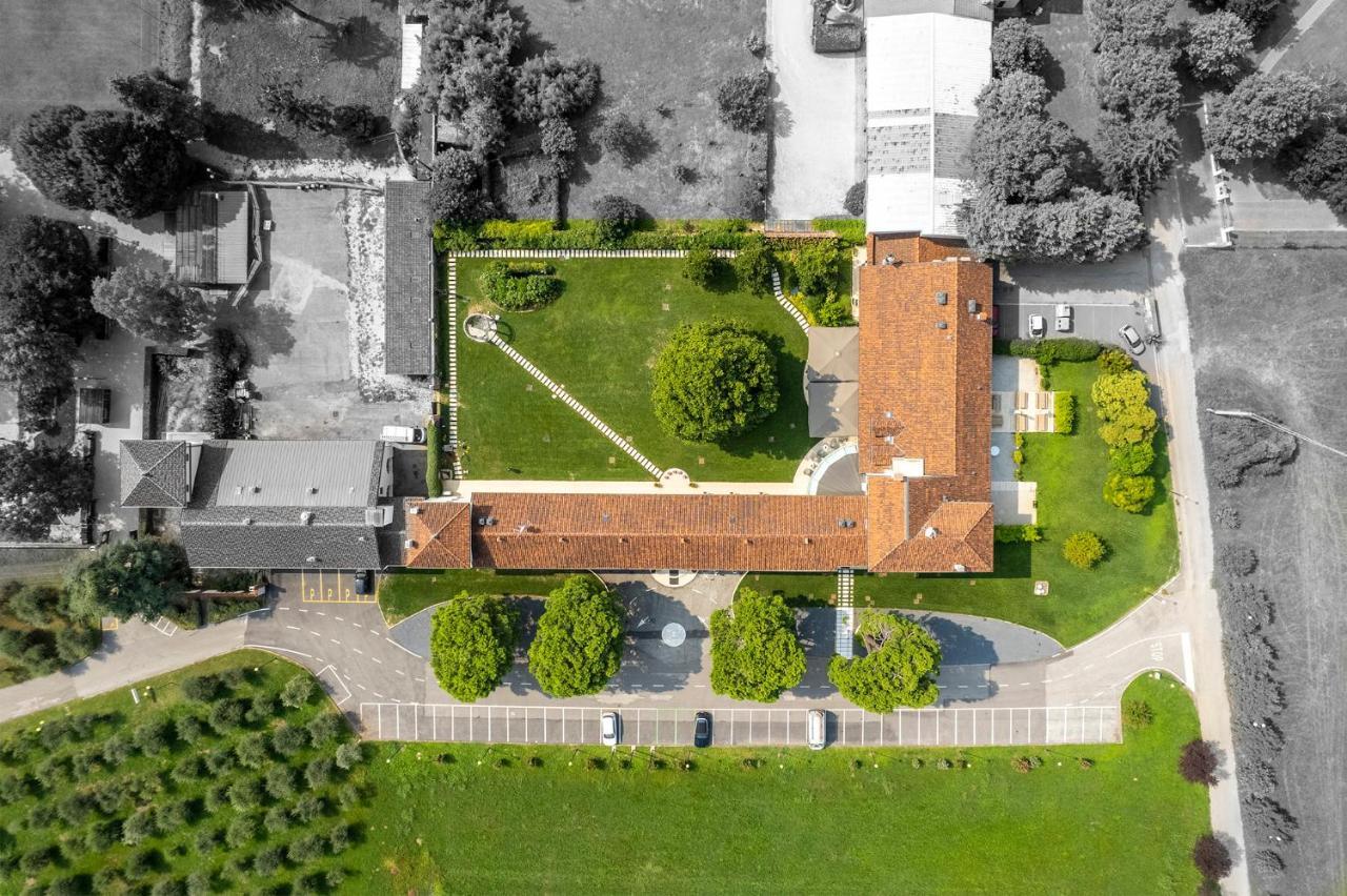 Hotel Villa I Pini Malo  Buitenkant foto